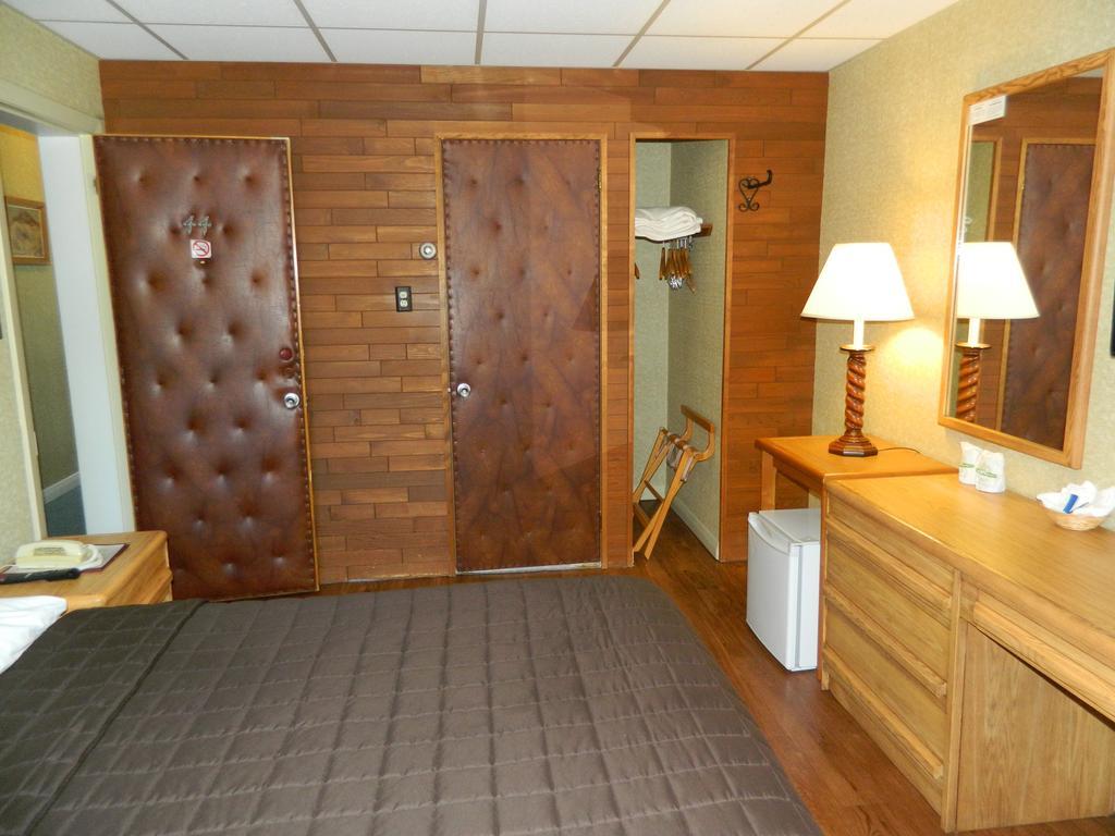 Motel & Hotel La Paysanne Sherbrooke Kültér fotó