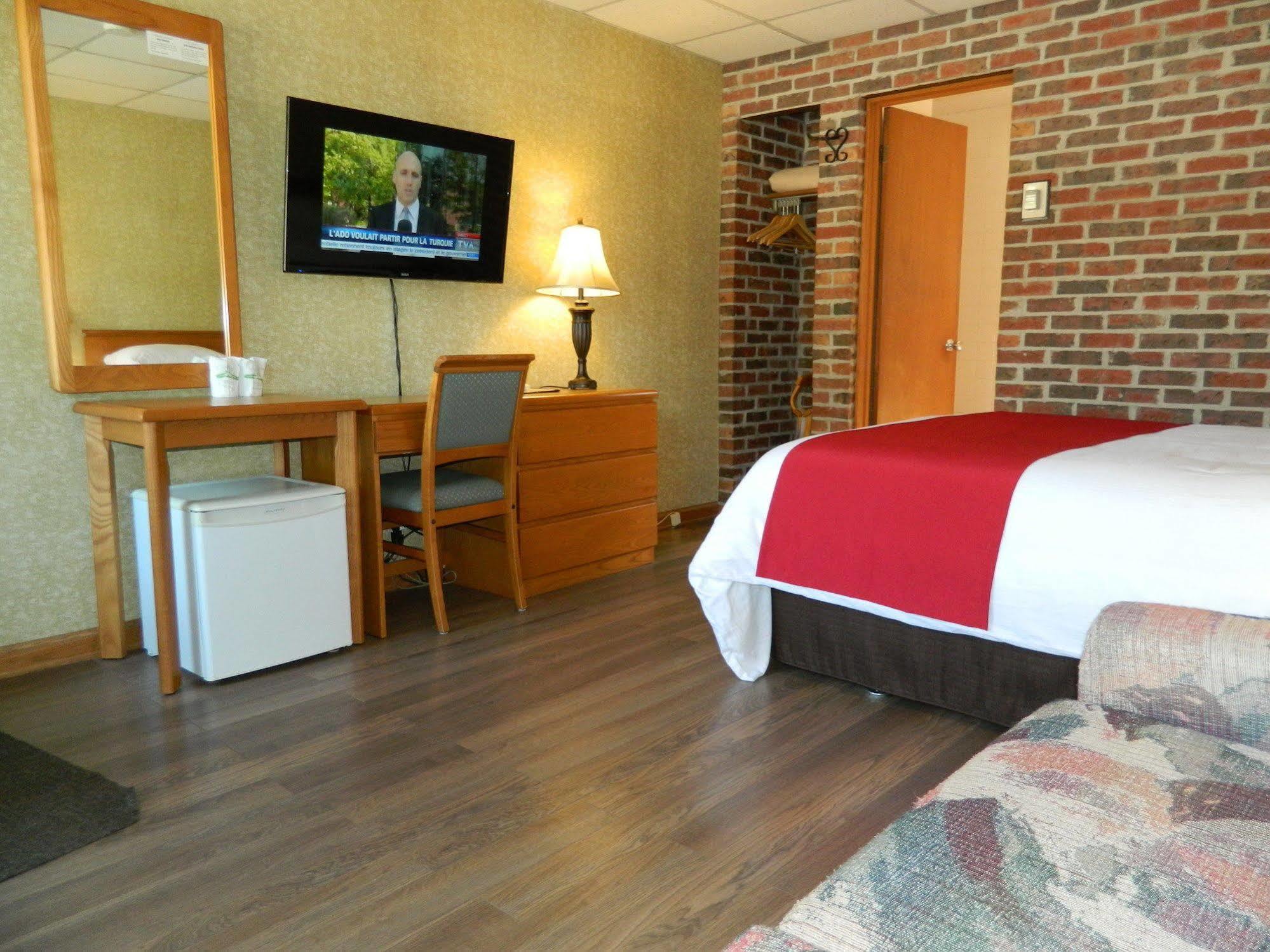 Motel & Hotel La Paysanne Sherbrooke Kültér fotó